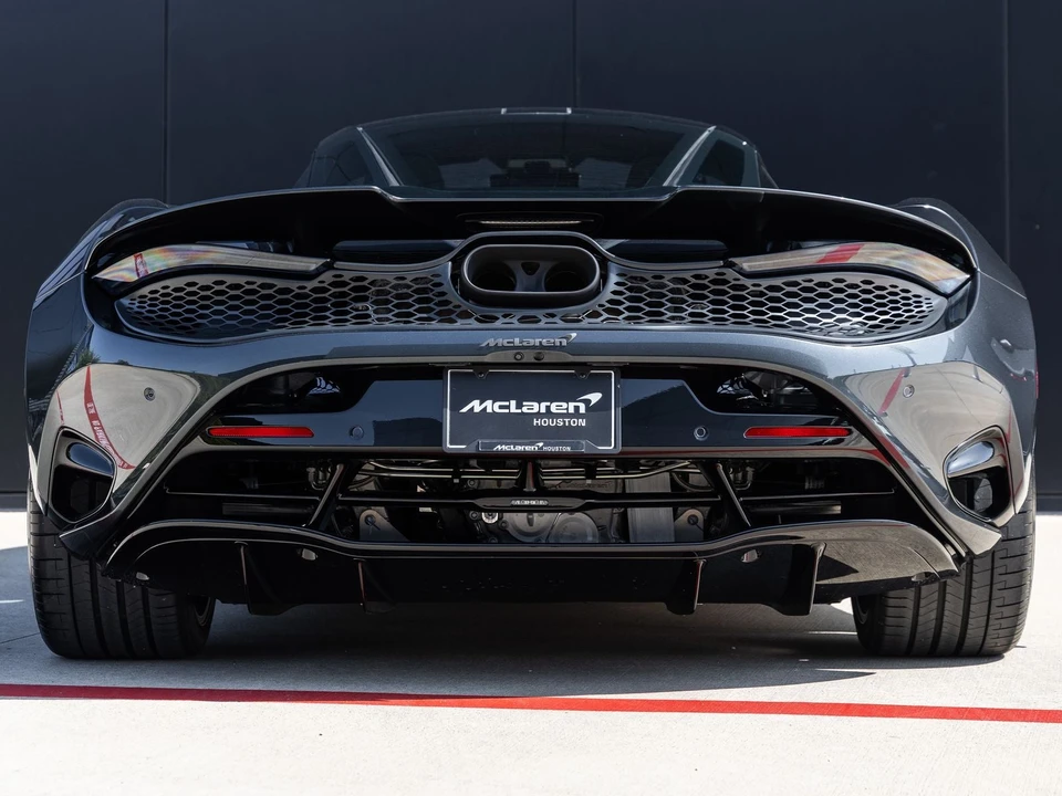 2027 McLaren 750S Coupe - Image 8 of 31