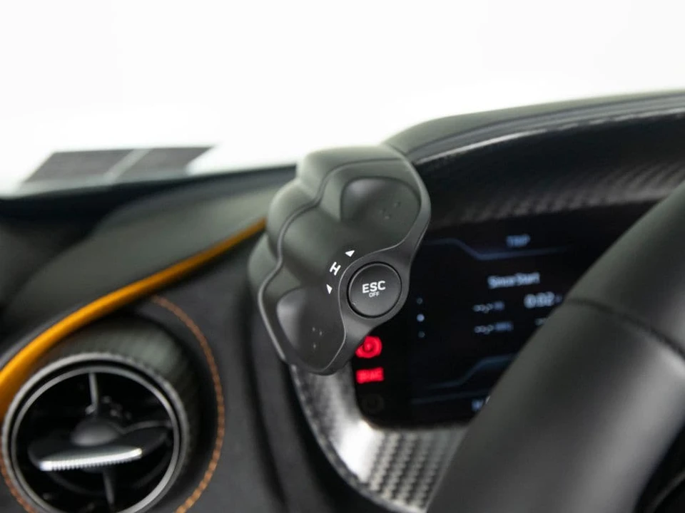 2027 McLaren 750S - Image 22 of 31