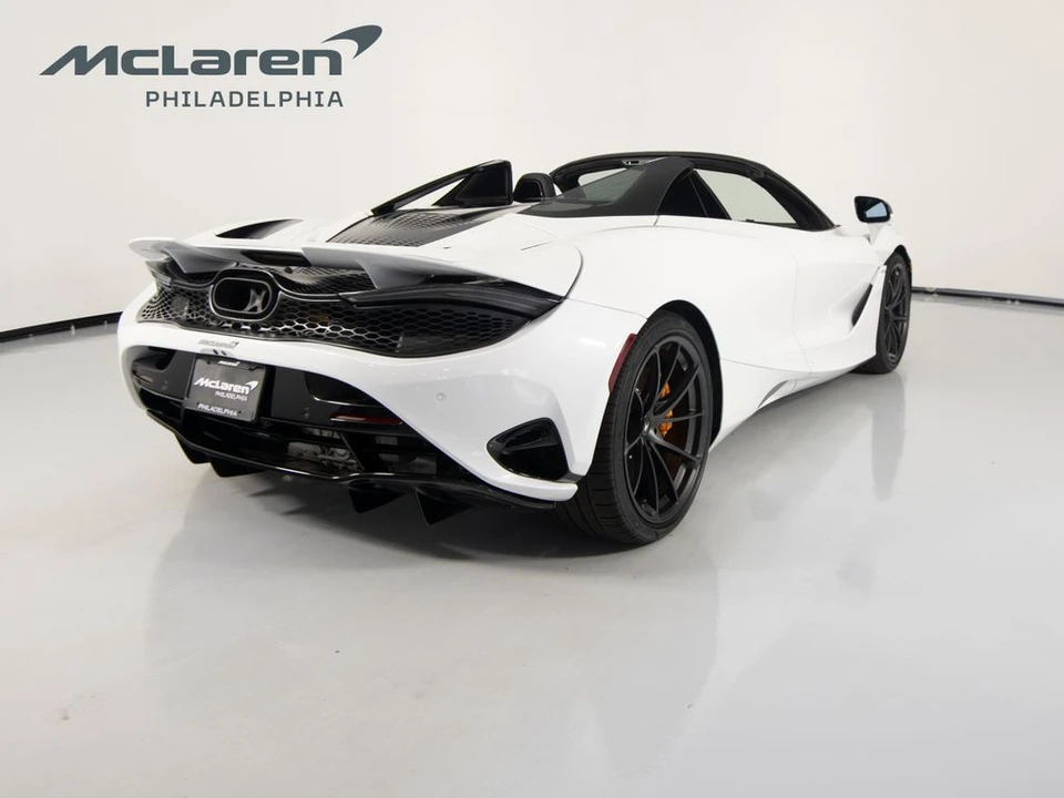 2027 McLaren 750S - Image 6 of 31