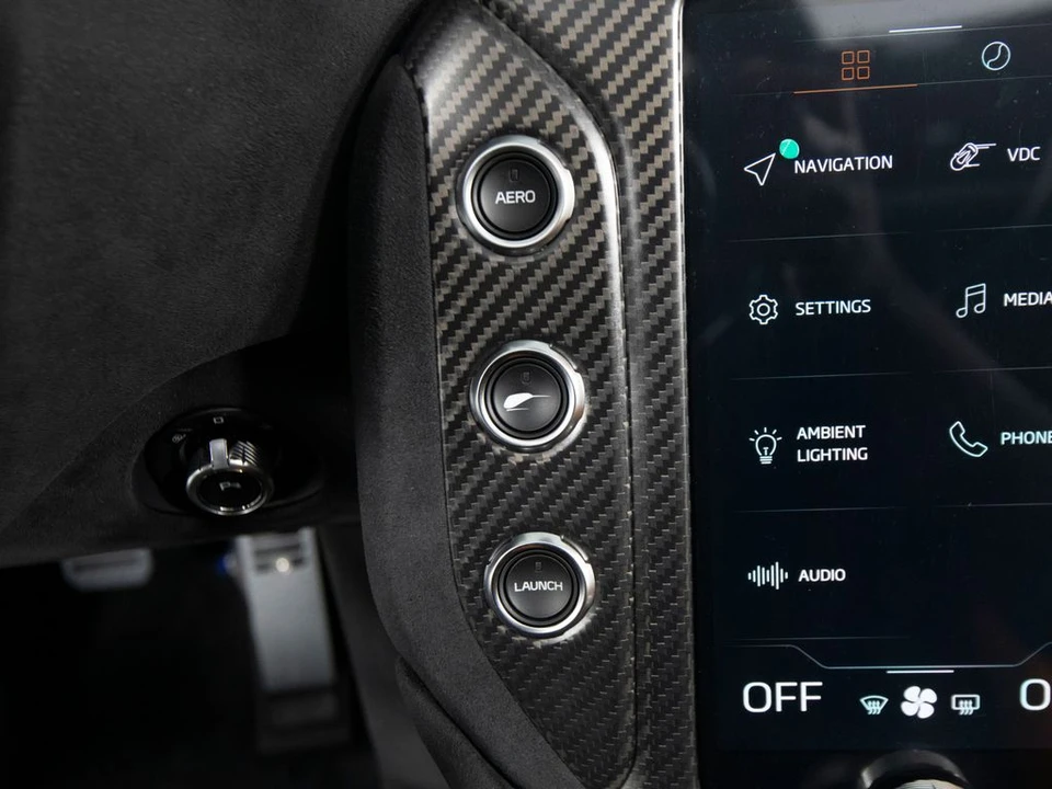 2027 McLaren 750S - Image 25 of 31
