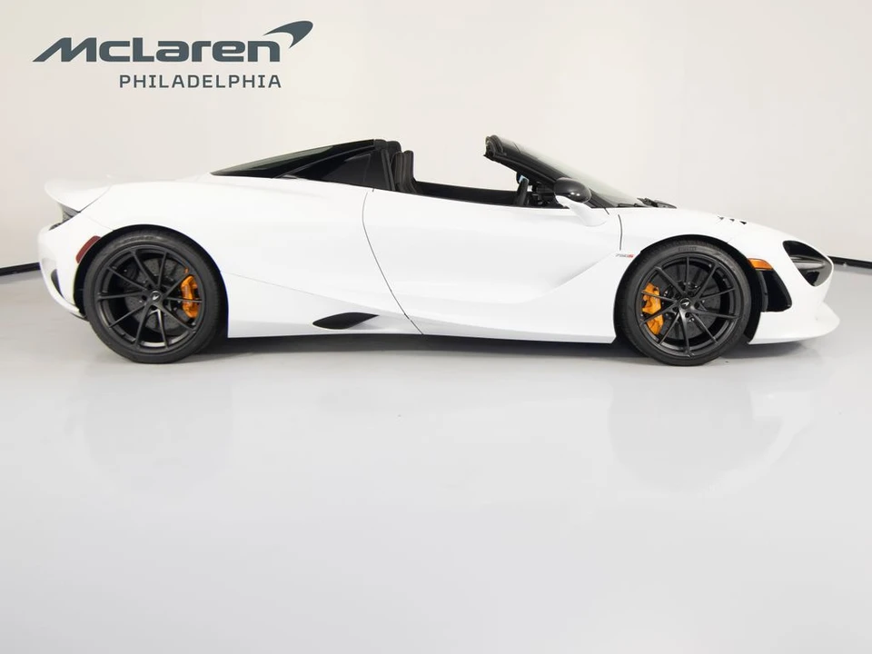 2027 McLaren 750S - Image 5 of 31