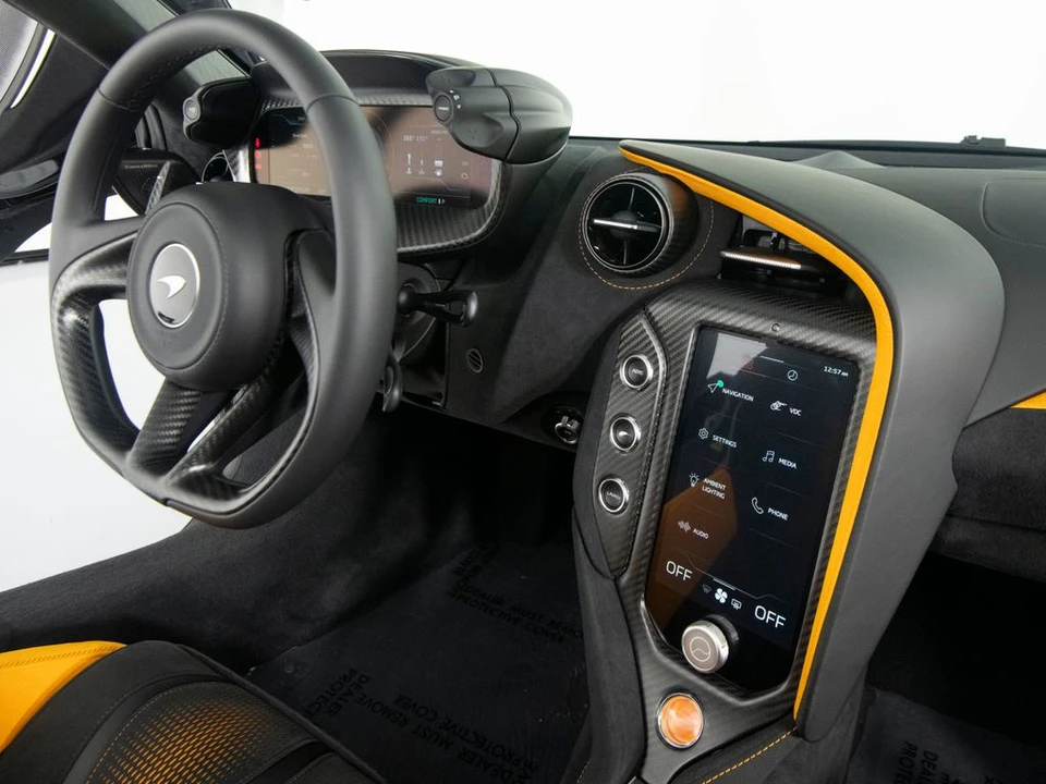 2027 McLaren 750S - Image 31 of 31