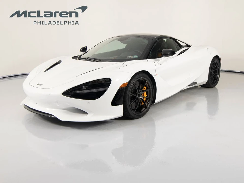 2027 McLaren 750S - Image 2 of 31