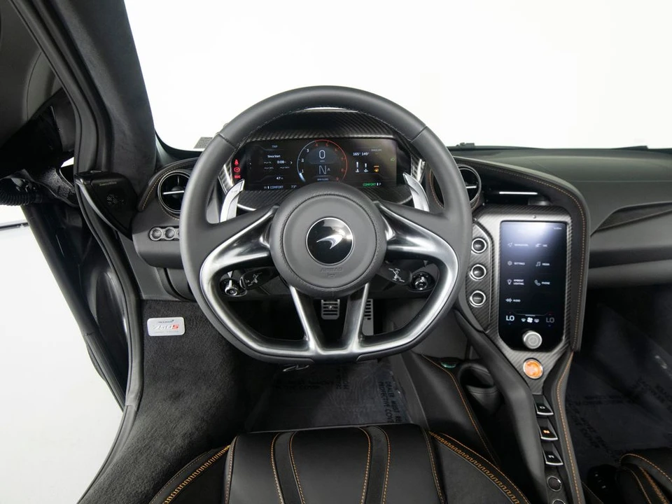 2027 McLaren 750S Spider - Image 16 of 31