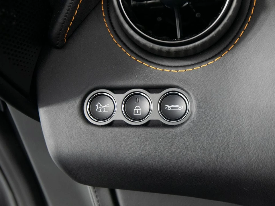 2027 McLaren 750S Spider - Image 26 of 31