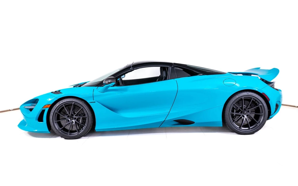 2027 McLaren 750S Spider - Image 3 of 27