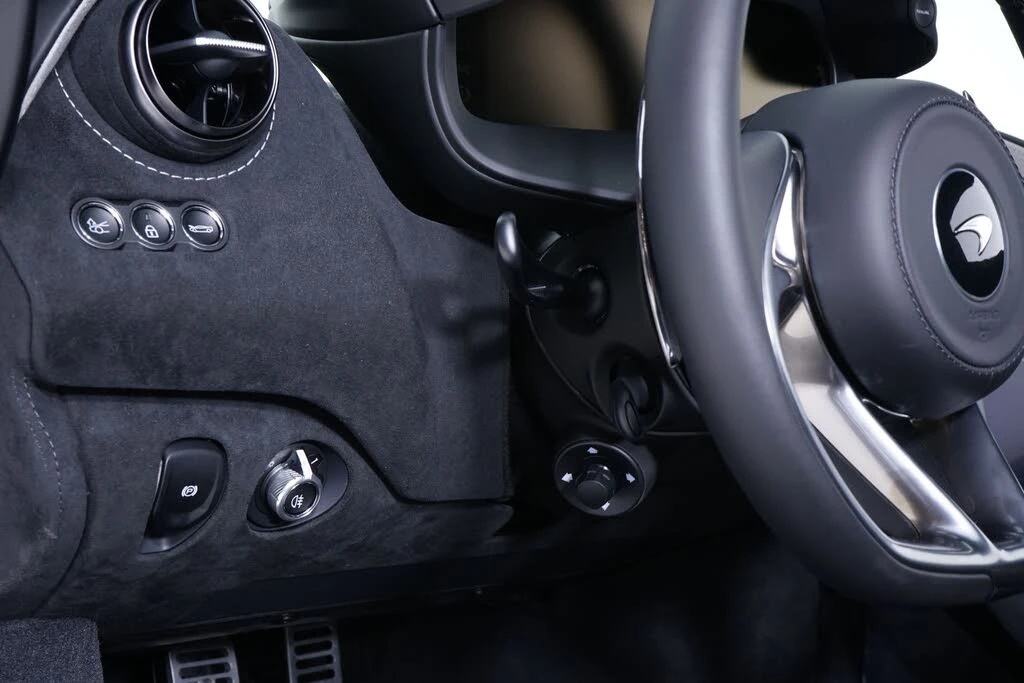 2027 McLaren 750S Coupe - Image 21 of 27