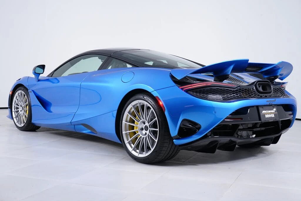 2027 McLaren 750S Coupe - Image 17 of 27