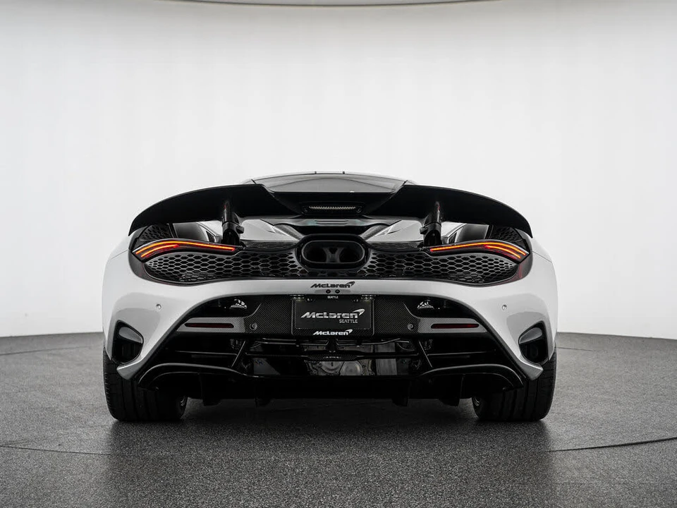 2027 McLaren 750S Coupe - Image 3 of 31