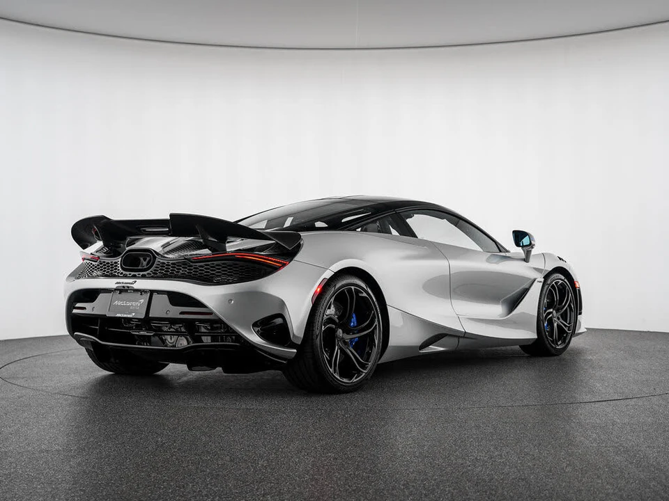 2027 McLaren 750S Coupe - Image 2 of 31