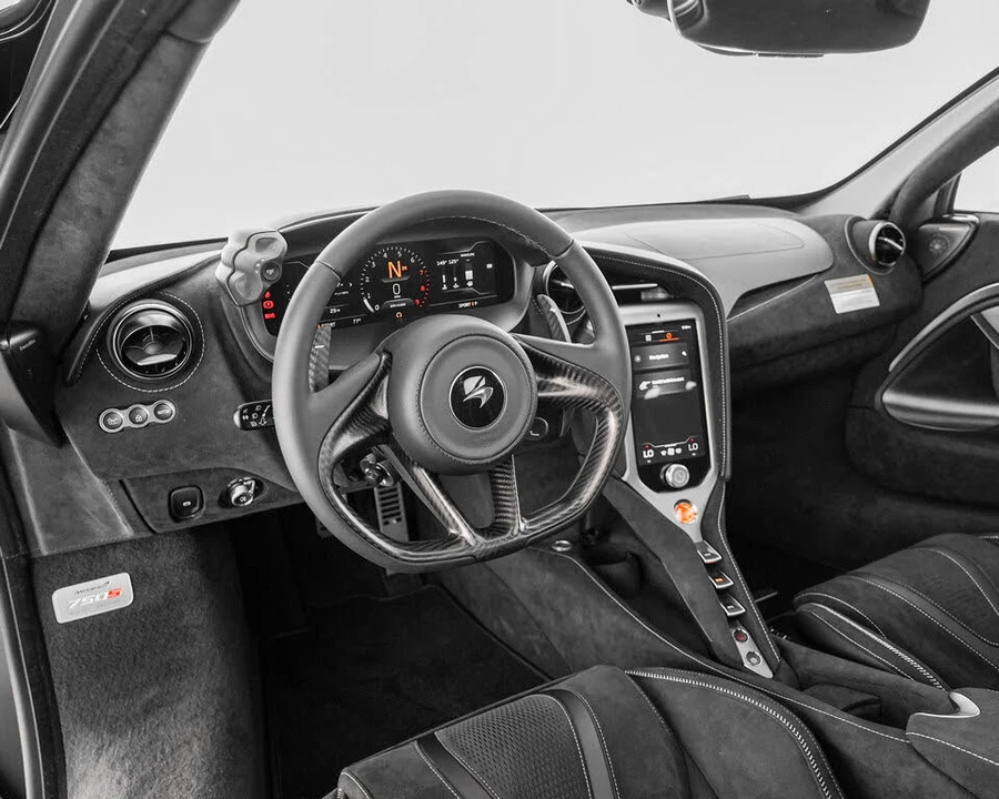 2027 McLaren 750S Coupe - Image 6 of 31