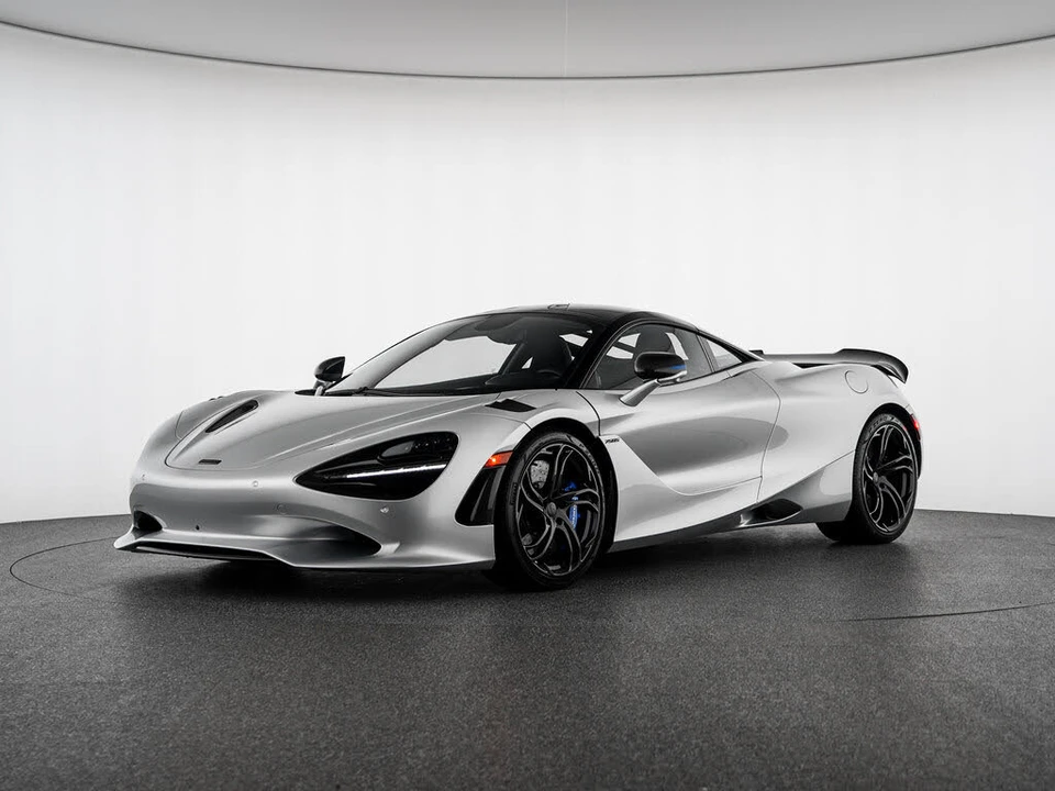 2027 McLaren 750S Coupe - Image 16 of 31