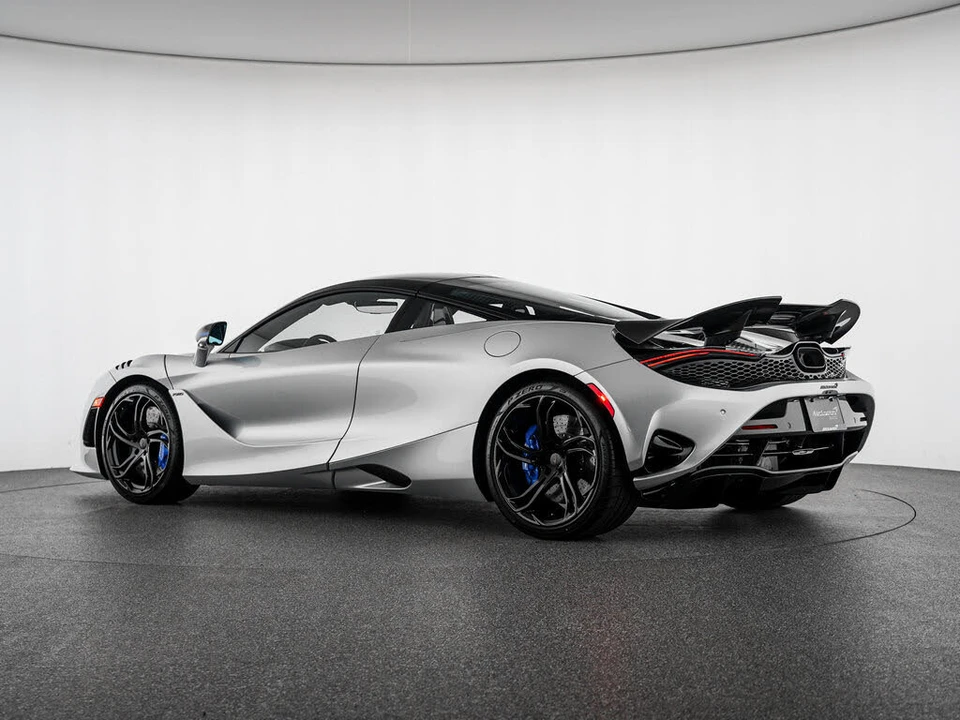 2027 McLaren 750S Coupe - Image 17 of 31
