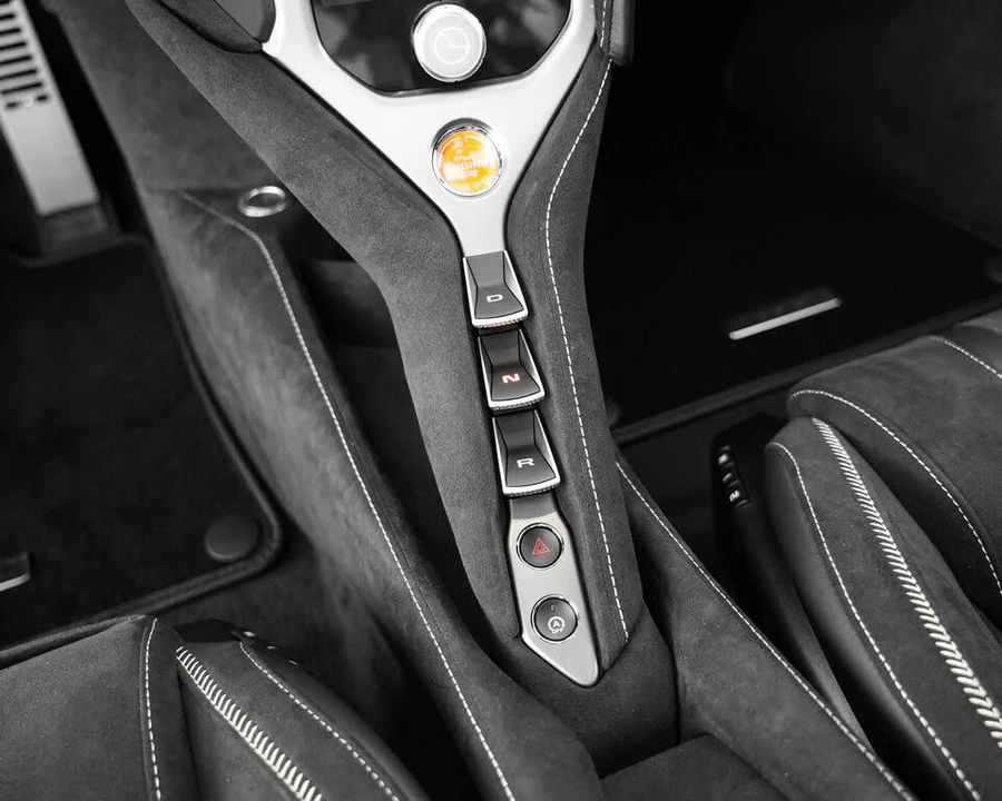2027 McLaren 750S Coupe - Image 26 of 31