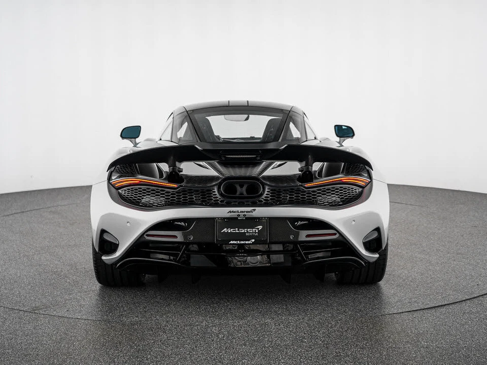 2027 McLaren 750S Coupe - Image 18 of 31