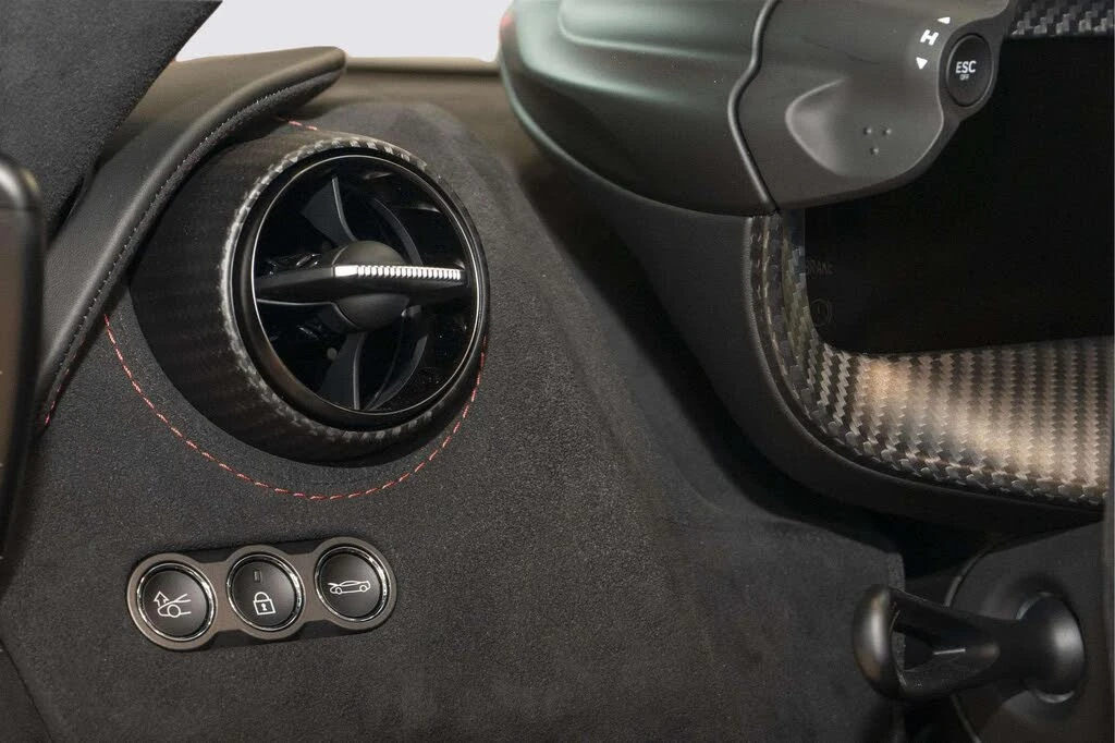 2027 McLaren 750S Coupe - Image 29 of 31