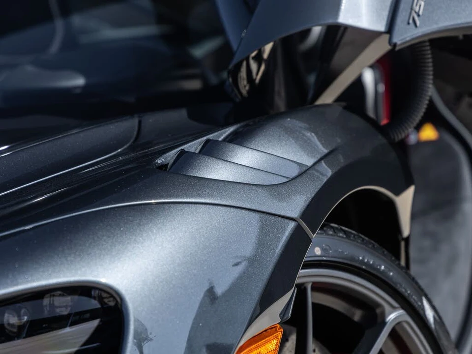 2027 McLaren 750S Coupe - Image 20 of 31