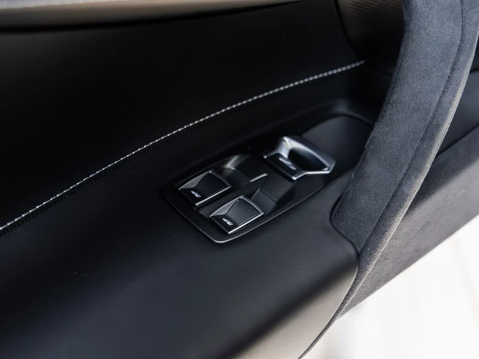 2027 McLaren 750S Coupe - Image 27 of 31