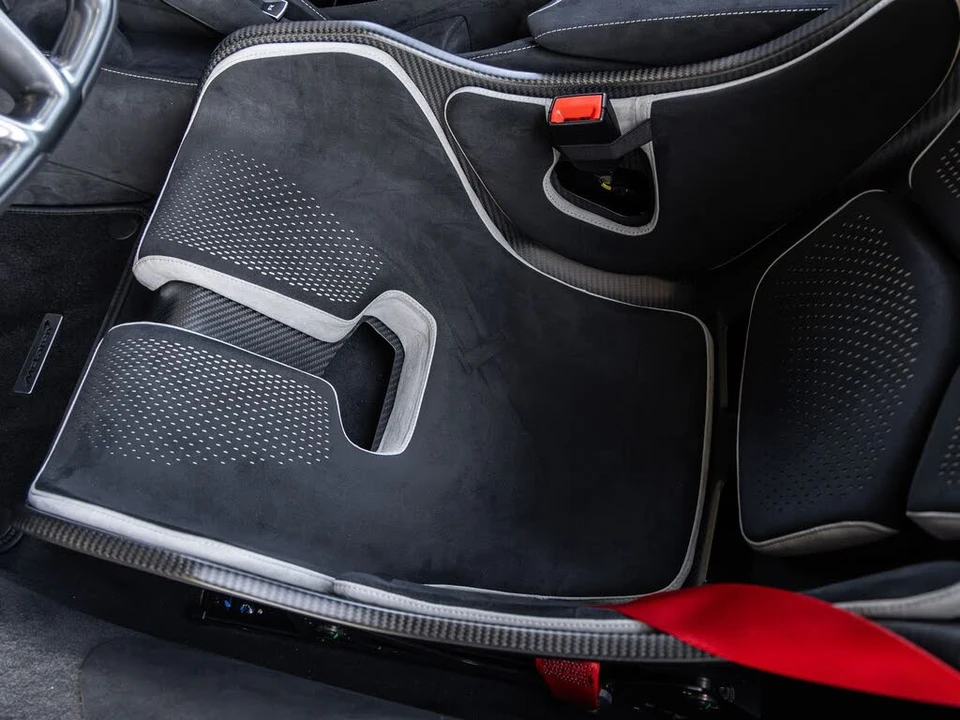 2027 McLaren 750S Coupe - Image 31 of 31