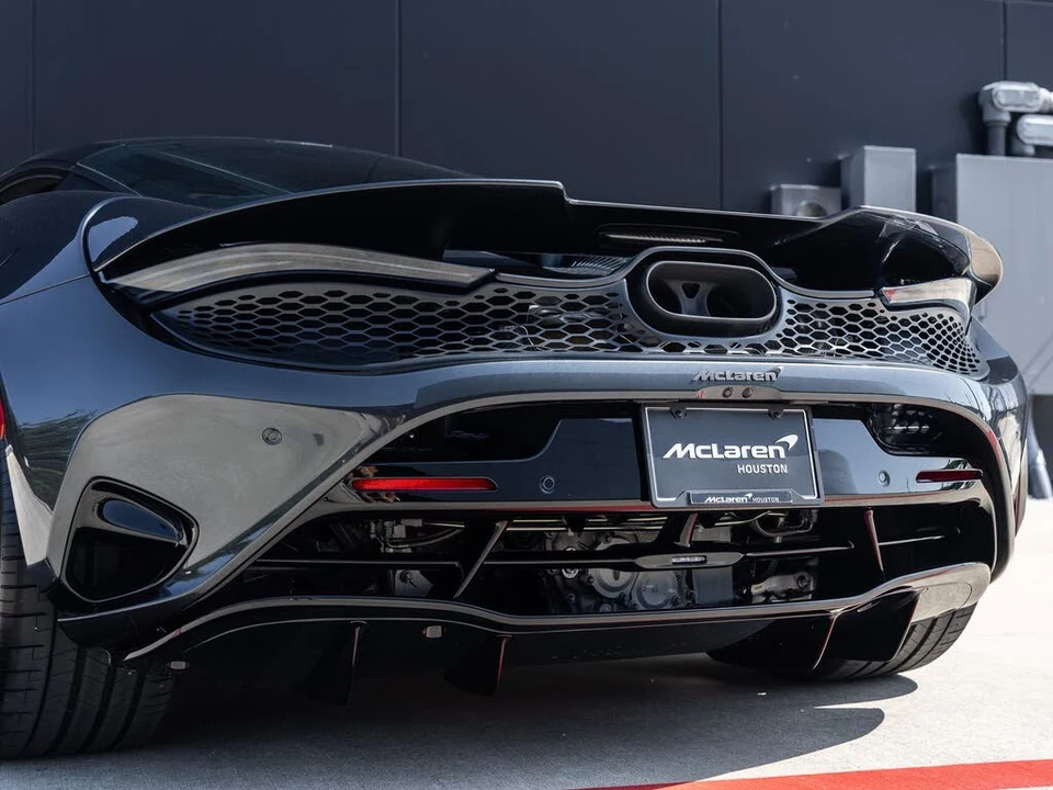 2027 McLaren 750S Coupe - Image 13 of 31