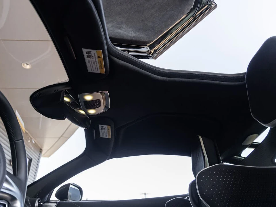 2027 McLaren 750S Coupe - Image 30 of 31