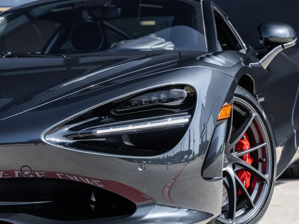 2027 McLaren 750S Coupe - Image 17 of 31