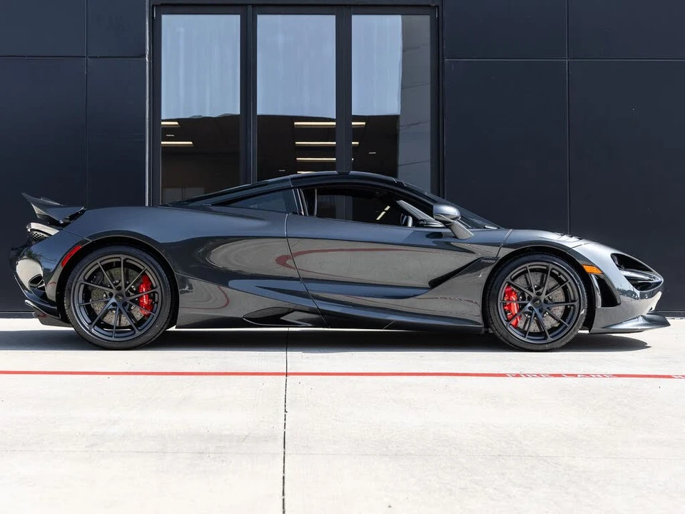 2027 McLaren 750S Coupe - Image 11 of 31