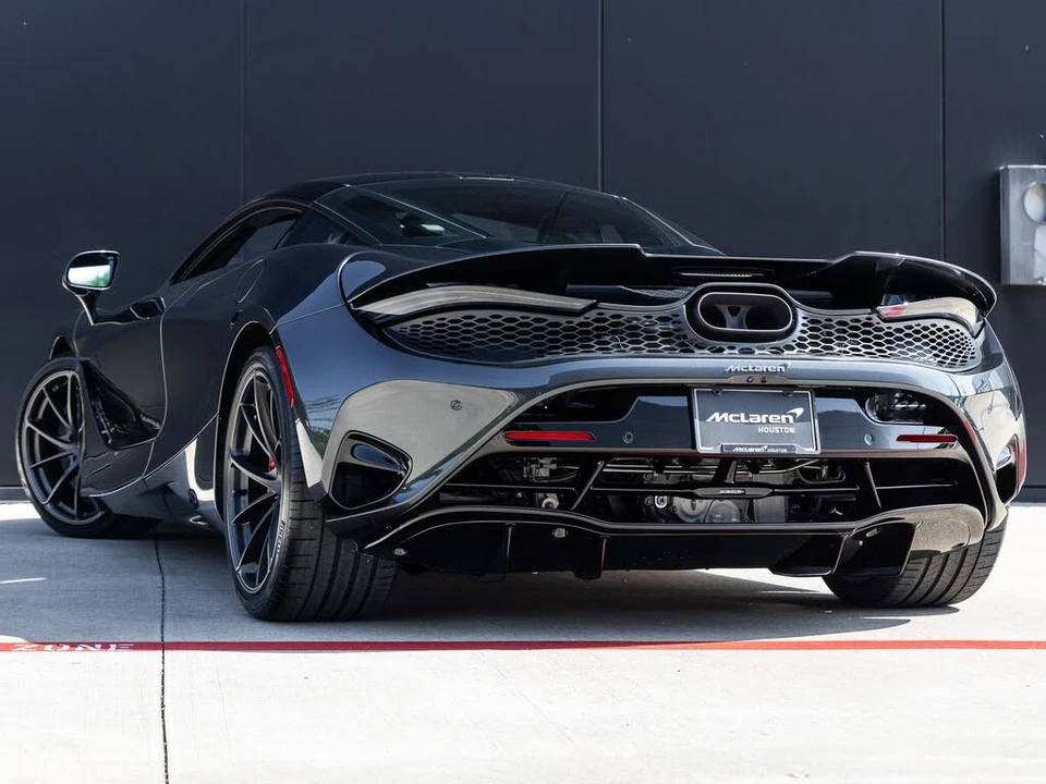 2027 McLaren 750S Coupe - Image 7 of 31