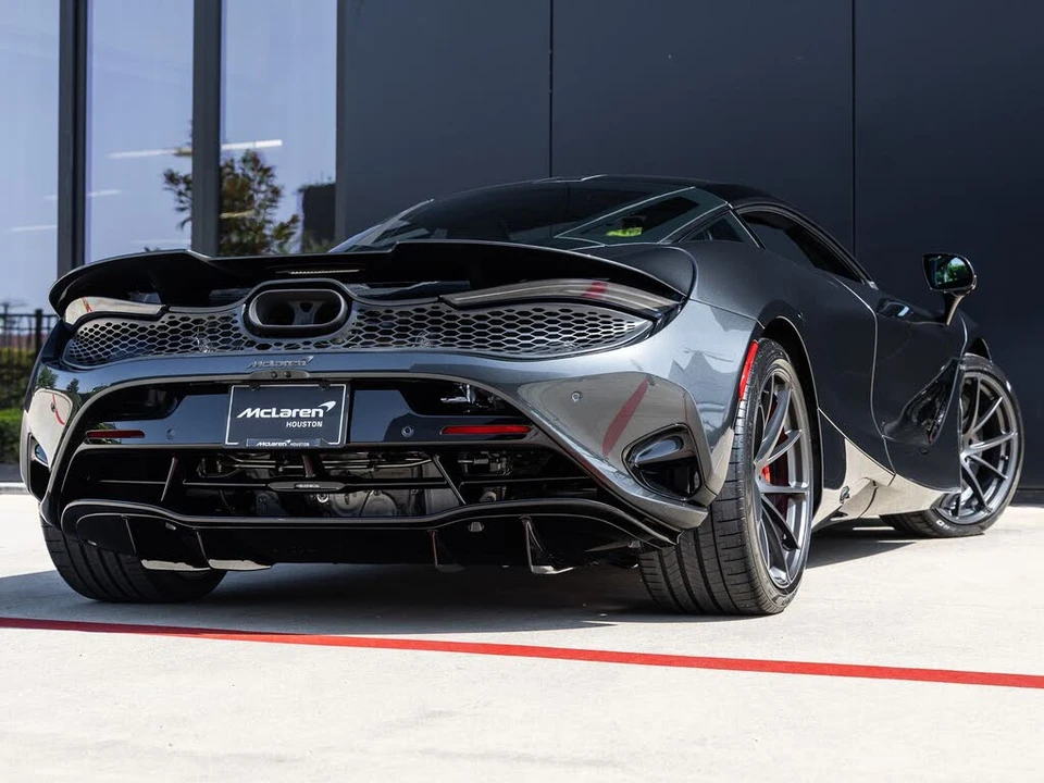 2027 McLaren 750S Coupe - Image 9 of 31
