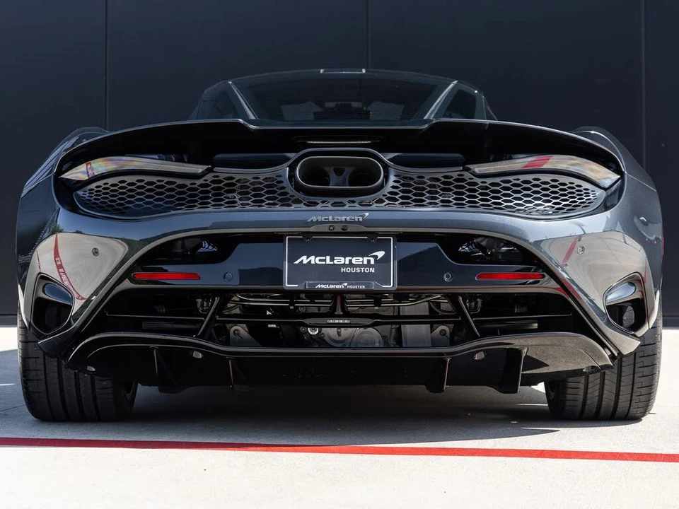 2027 McLaren 750S Coupe - Image 8 of 31