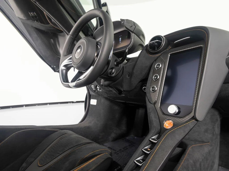 2027 McLaren 750S Coupe - Image 27 of 31
