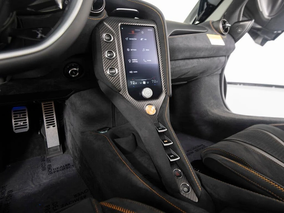 2027 McLaren 750S Coupe - Image 23 of 31