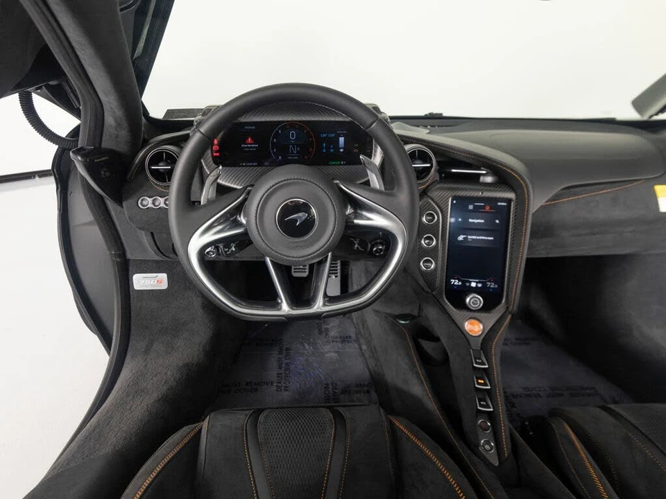2027 McLaren 750S Coupe - Image 14 of 31