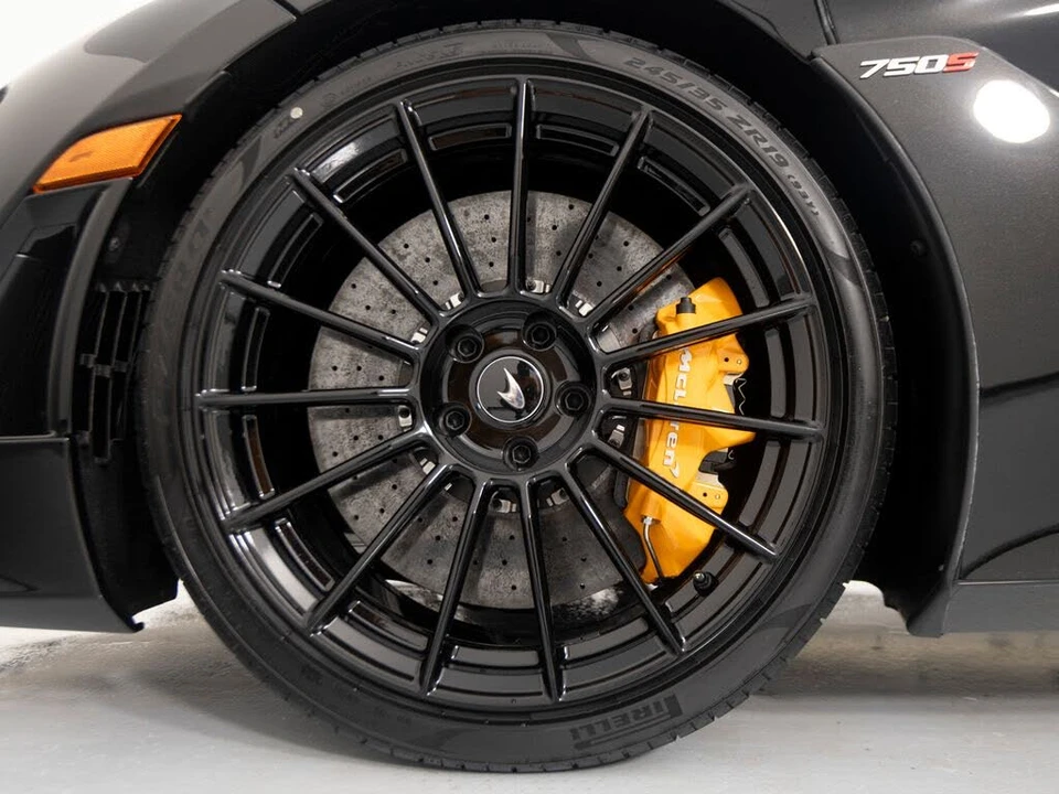 2027 McLaren 750S Coupe - Image 9 of 31