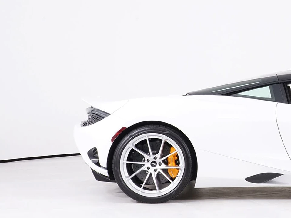 2027 McLaren 750S Coupe - Image 14 of 29