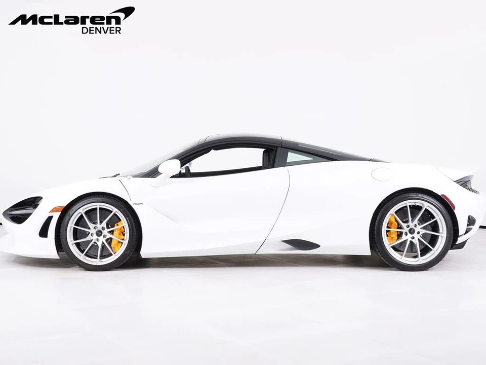 2027 McLaren 750S Coupe - Image 2 of 29