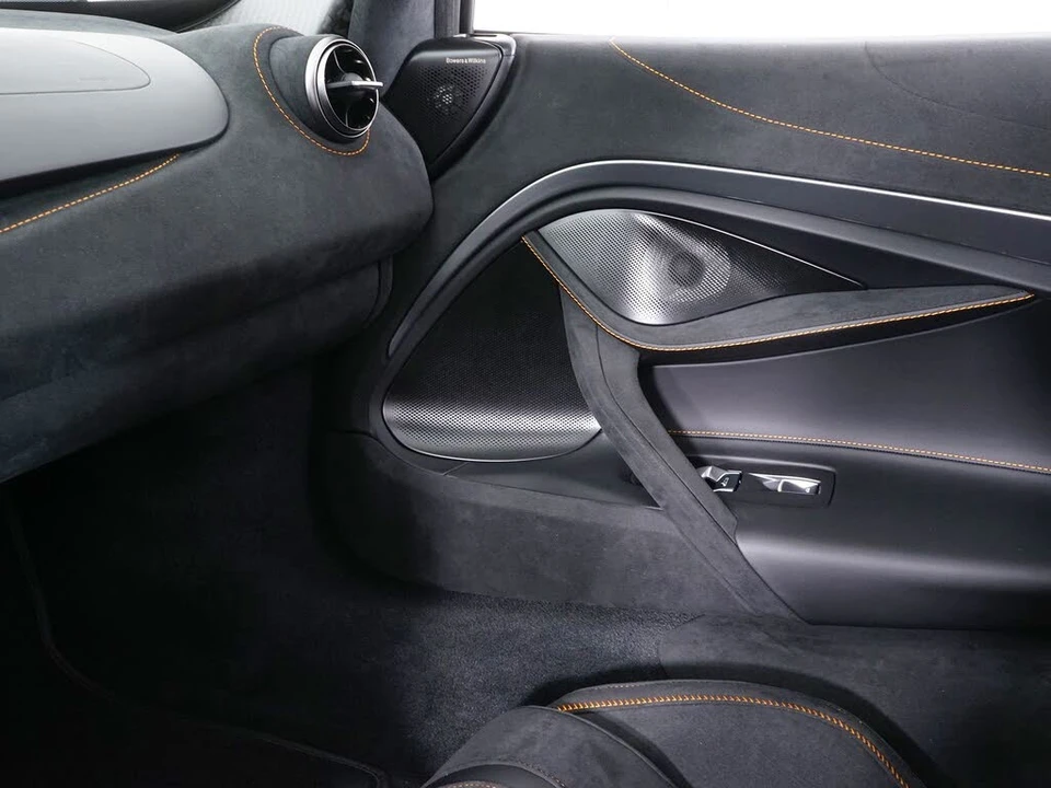 2027 McLaren 750S Coupe - Image 23 of 29
