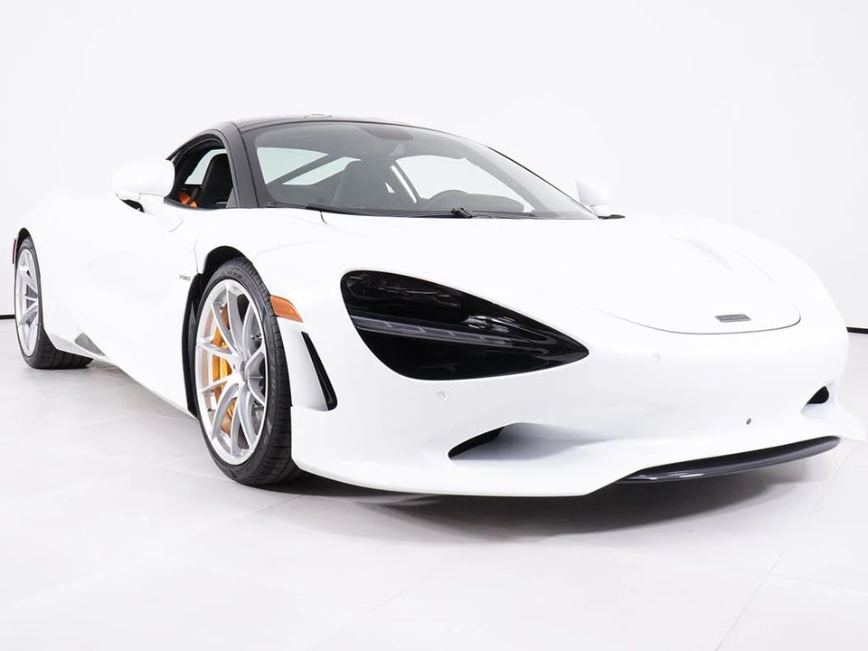 2027 McLaren 750S Coupe - Image 17 of 29