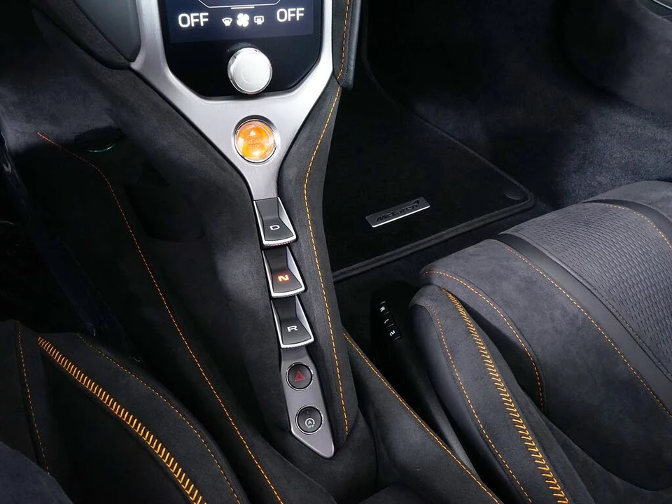 2027 McLaren 750S Coupe - Image 27 of 29