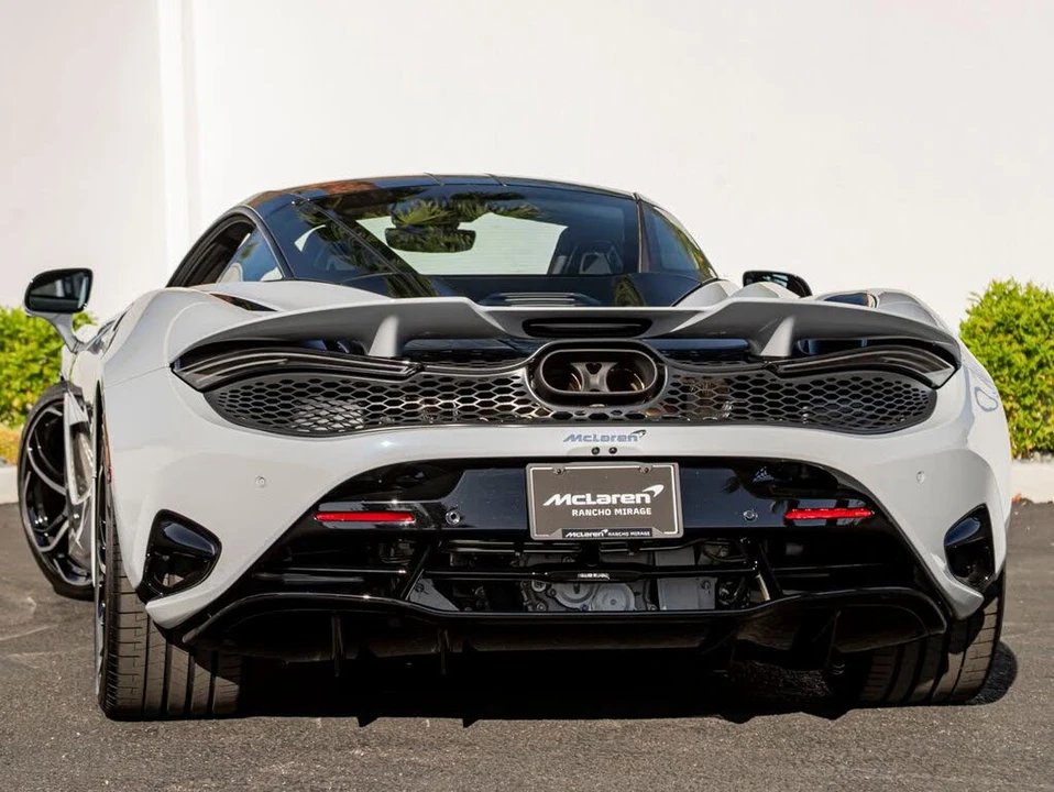2027 McLaren 750S Coupe - Image 10 of 31