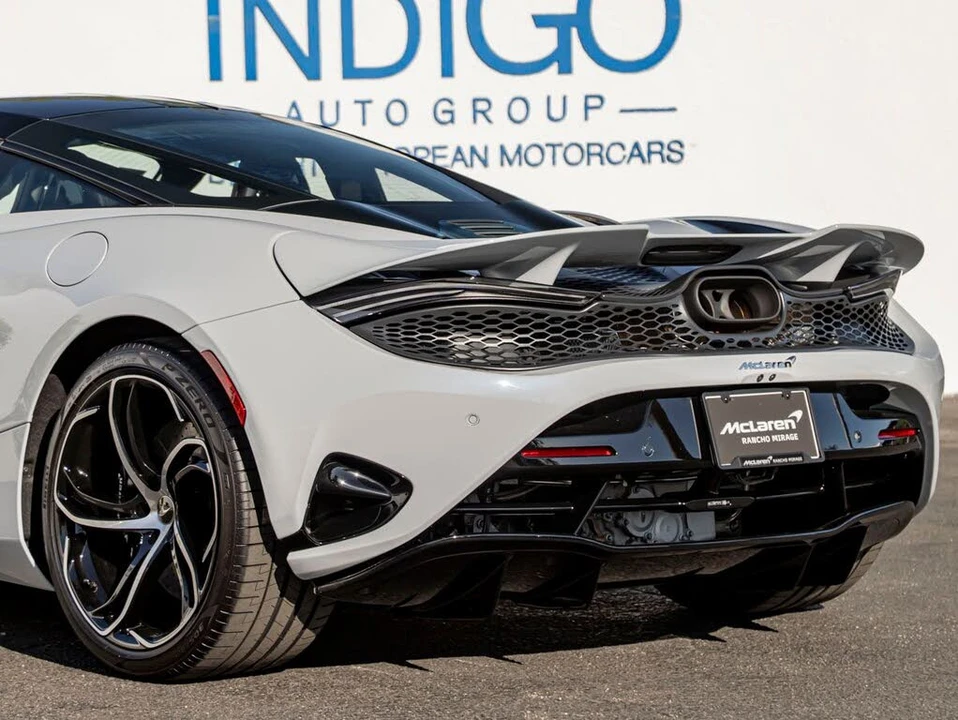 2027 McLaren 750S Coupe - Image 11 of 31