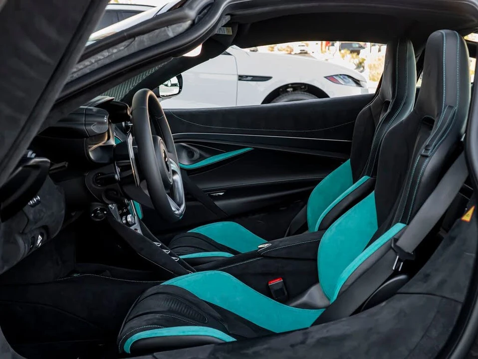 2027 McLaren 750S Coupe - Image 17 of 31