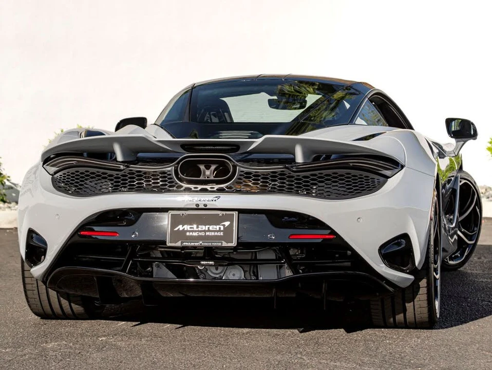 2027 McLaren 750S Coupe - Image 7 of 31