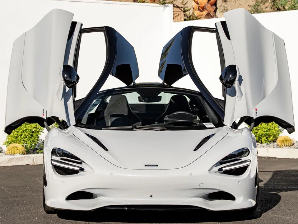 2027 McLaren 750S Coupe - Image 6 of 31