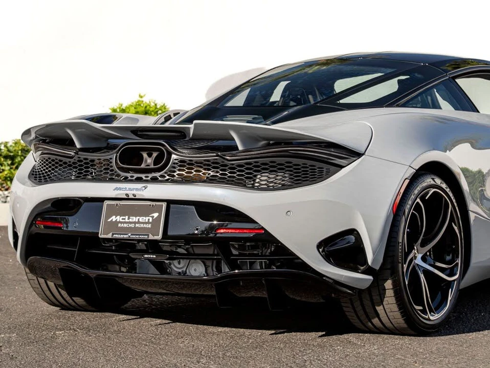 2027 McLaren 750S Coupe - Image 8 of 31