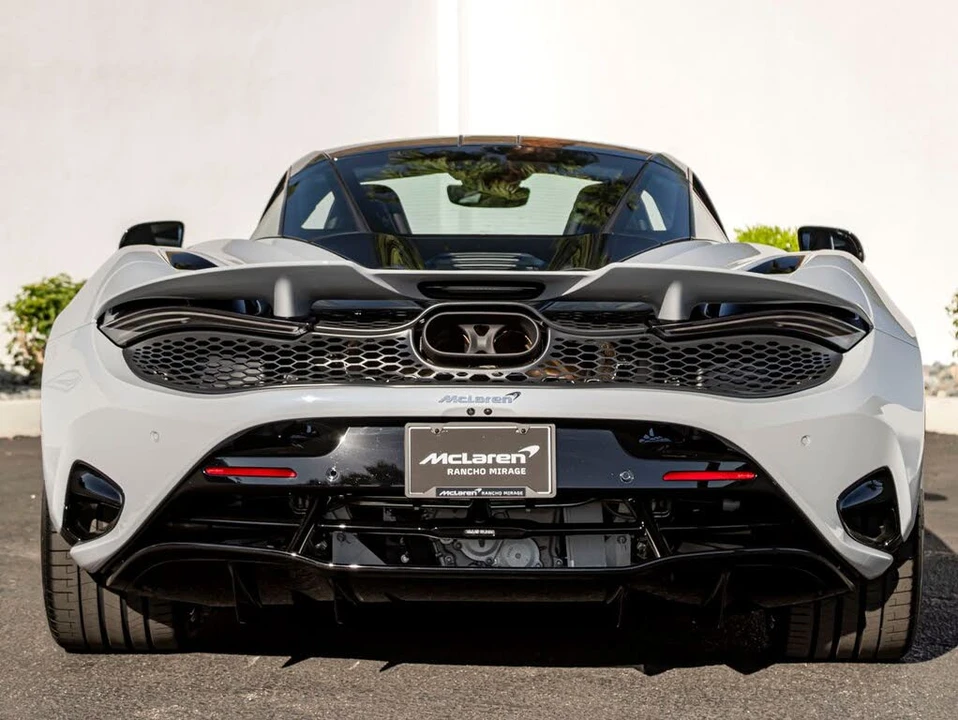 2027 McLaren 750S Coupe - Image 9 of 31