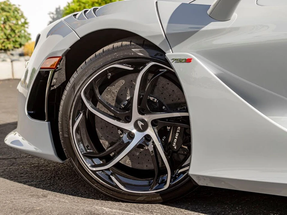 2027 McLaren 750S Coupe - Image 13 of 31