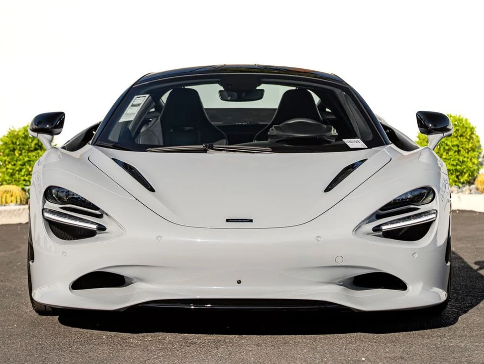 2027 McLaren 750S Coupe - Image 3 of 31