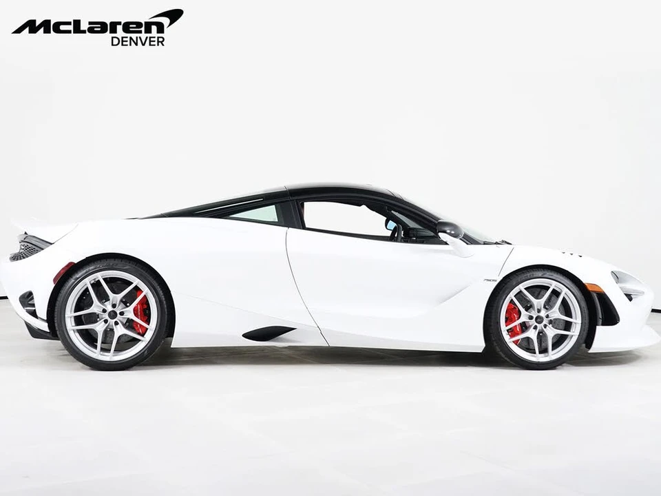 2027 McLaren 750S Coupe - Image 9 of 28