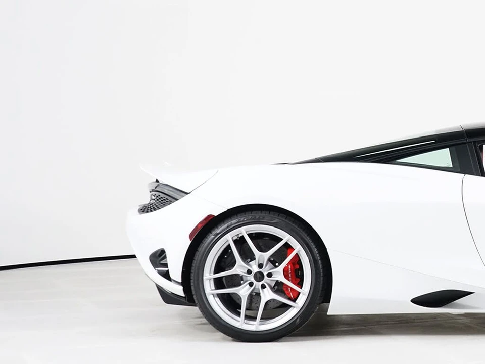2027 McLaren 750S Coupe - Image 14 of 28